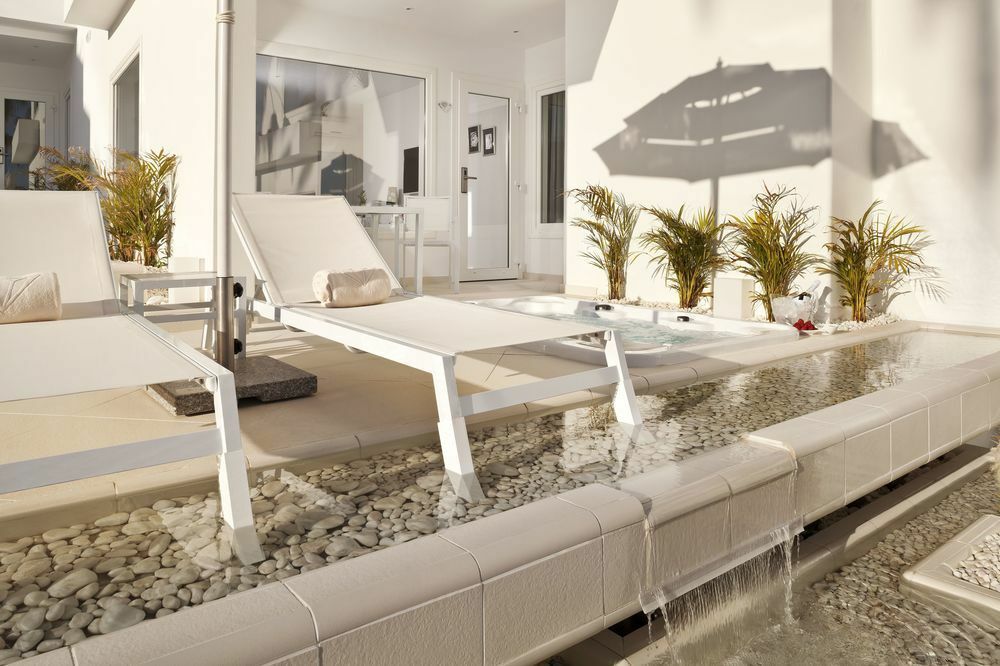 Hotel Lani's De Luxe - Adults Only